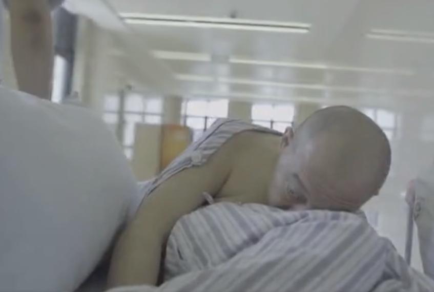 “折叠人”李华：骨头被敲断4次，植入22颗钢钉，如今重获新生