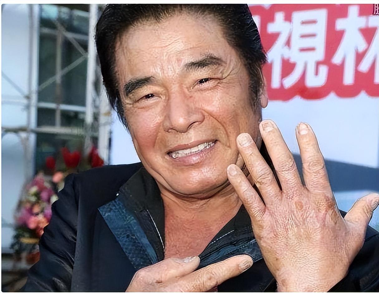 老戏骨雷洪：6个老婆同住一屋，每人每月7万零花钱，71岁娶第七房