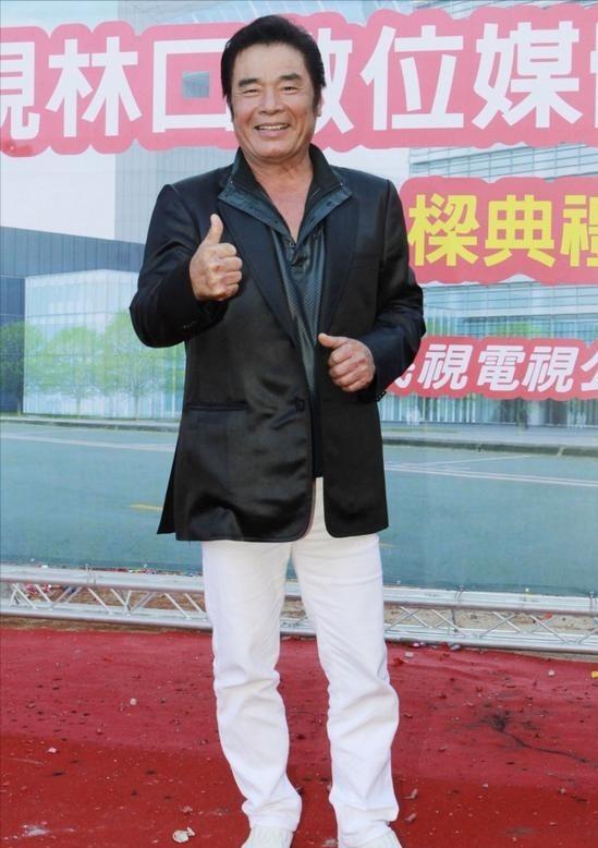 老戏骨雷洪：6个老婆同住一屋，每人每月7万零花钱，71岁娶第七房