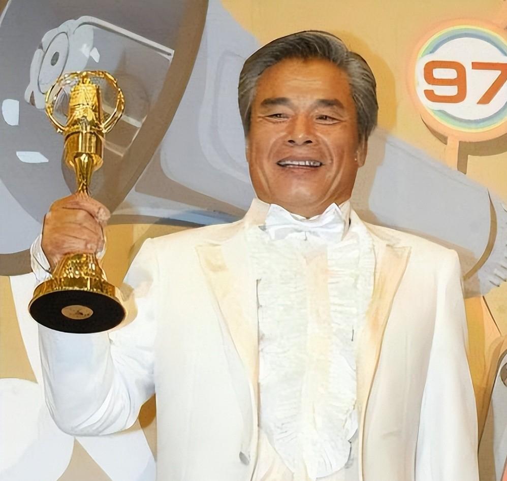 老戏骨雷洪：6个老婆同住一屋，每人每月7万零花钱，71岁娶第七房