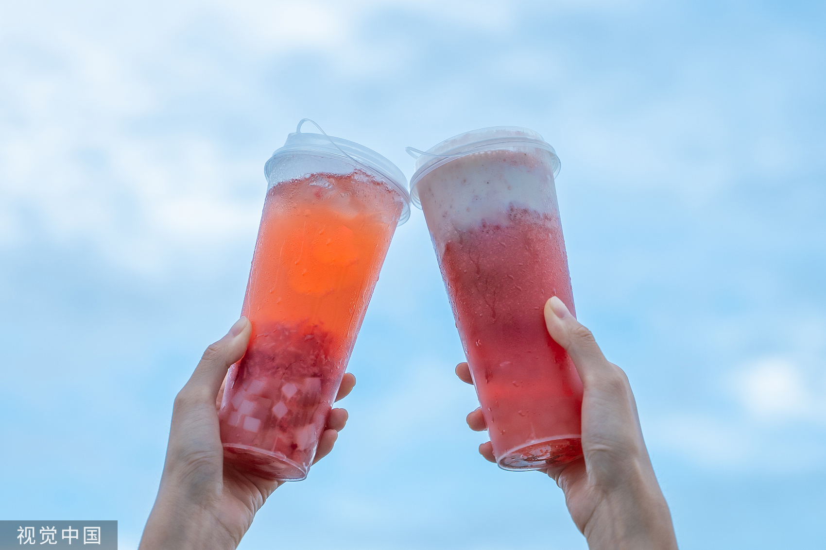 网红茶饮，在主场闪了腰