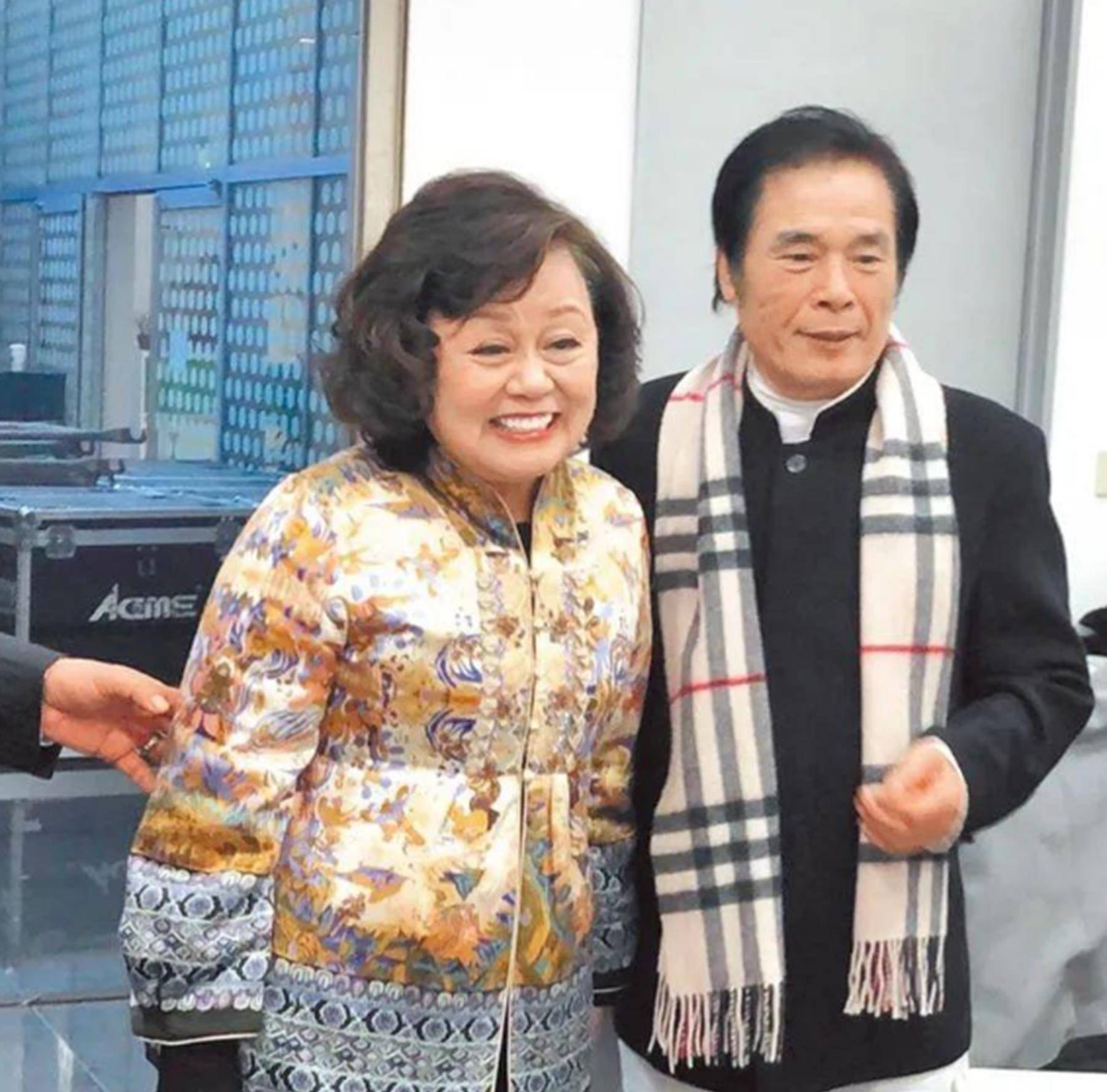 雷洪：曾坐拥6妻每人一月7万生活费，破产后全跑路，71岁再娶娇妻