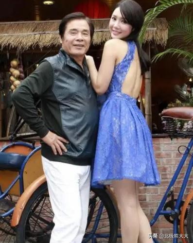 “现实版韦小宝”雷洪：二妻五妾，71岁时娶小20岁红颜知己做七房