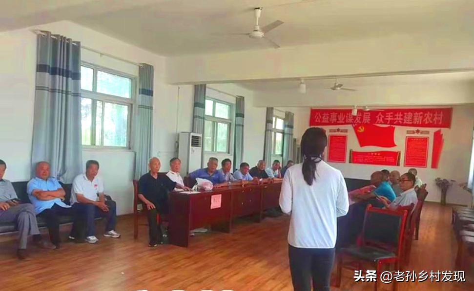 无心插柳柳成荫：女大学生“意外”当选村官的故事