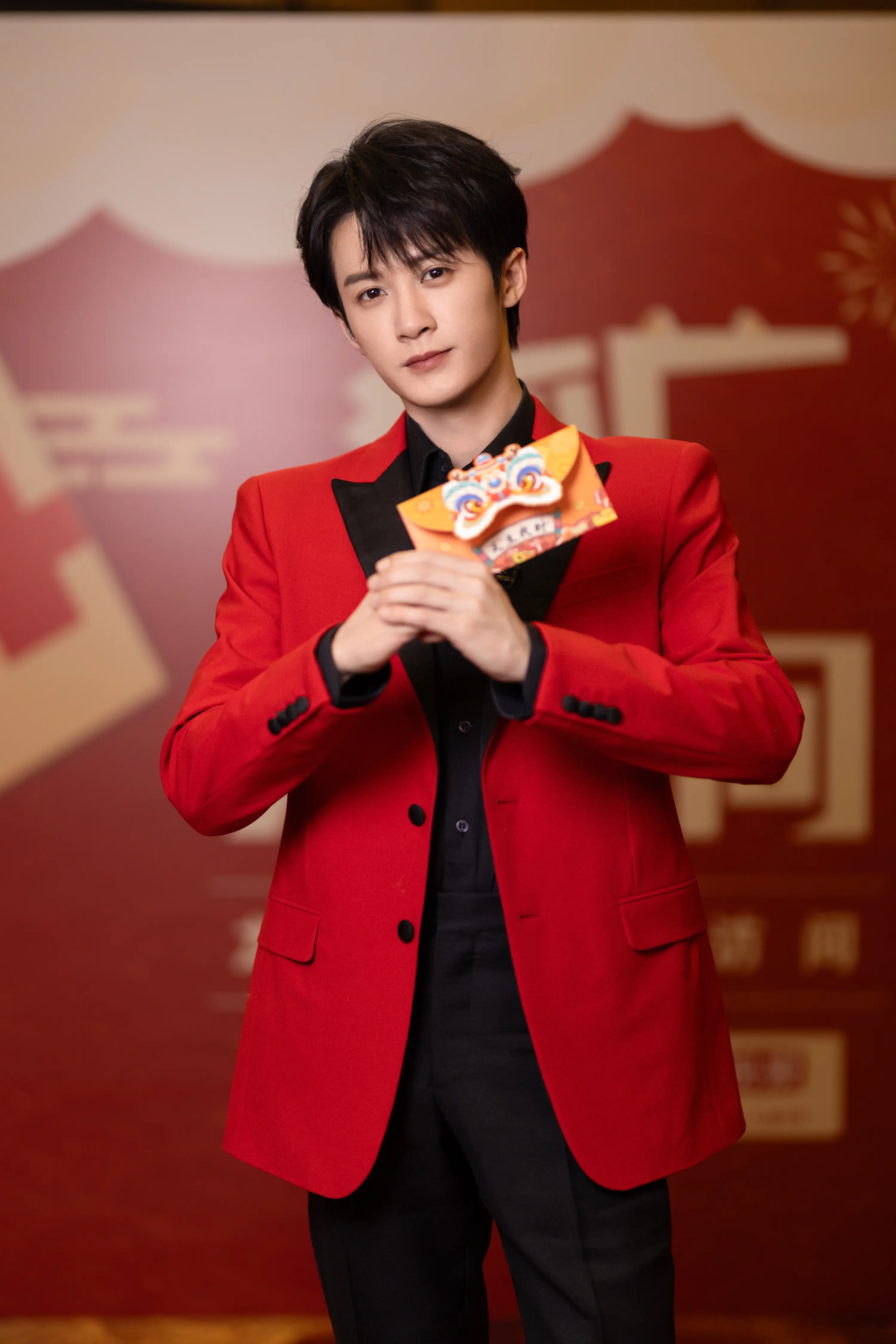 狐厂大拷问｜檀健次连续两年收到央视春晚邀约 透露《长相思2》即将播出