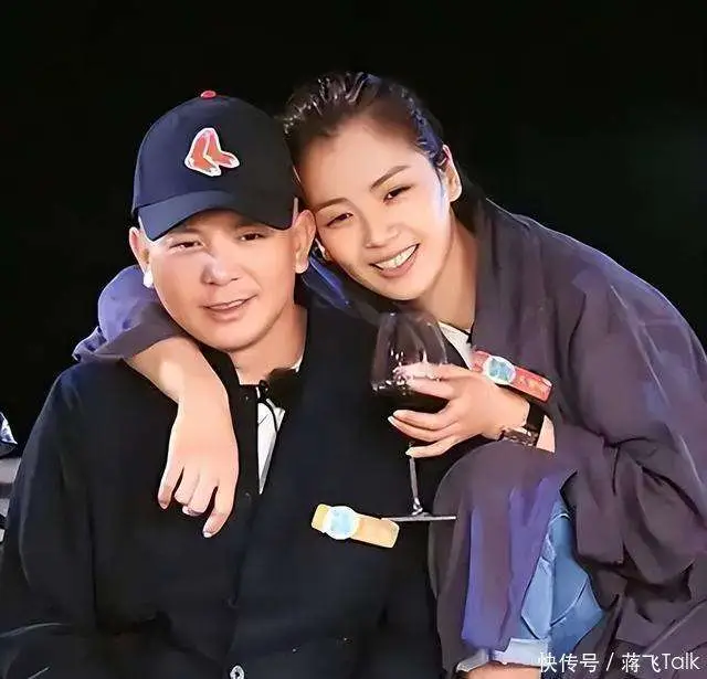 大难临头各自飞？为丈夫还清4亿债务的刘涛，已走上了另一条大道