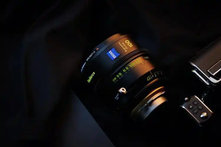 摄影镜头详解：从蔡司到小痰盂