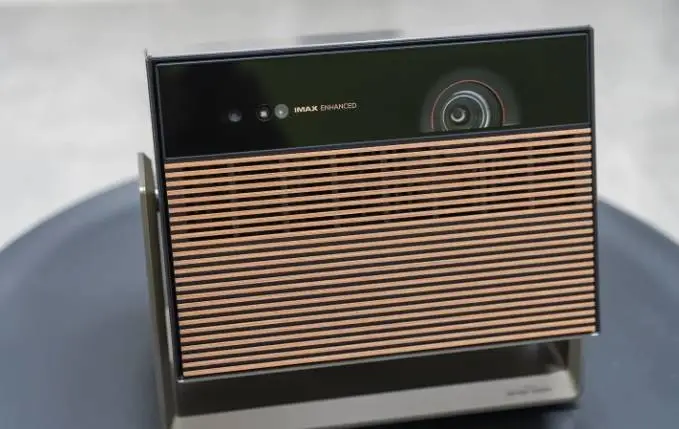 深度对比：投影仪金圈镜头与红圈镜头的差异