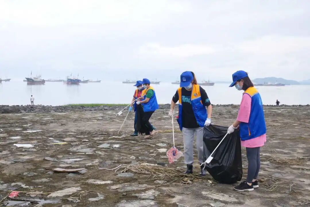 世界环境日丨大手拉小手，奉化“蓝海卫士”志愿行动呵护“蓝色家园”