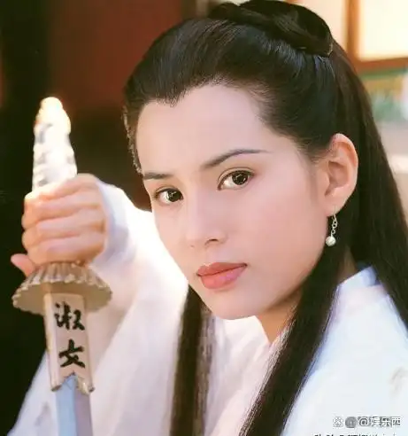 金庸的《神雕侠侣》武功前九怎么排名？第一高手是个垂暮老人