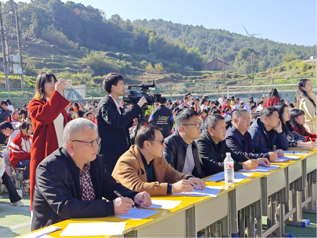 “书香润心灵，朗诵展风采”——良田小学集体朗诵比赛圆满落幕