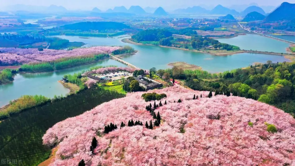 贵州旅游必去的15个景区，去过一半已经此生无憾，你去过了几个