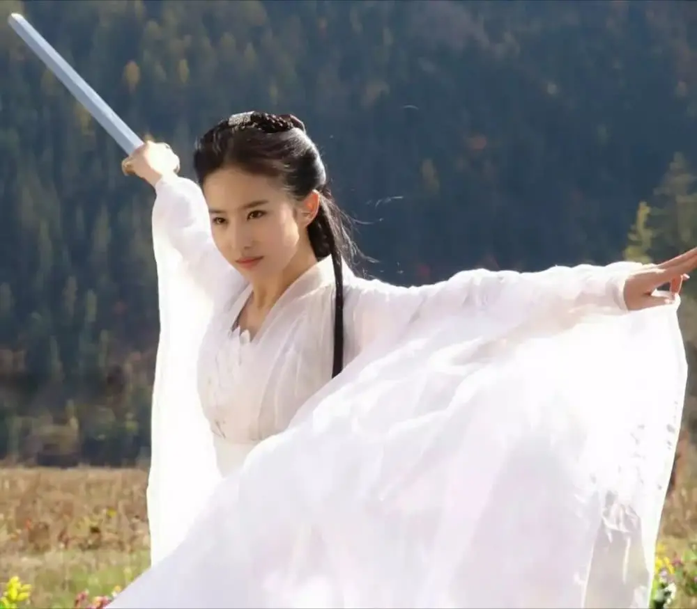 小龙女是第一女高手，若与郭靖殊死较量，古墓派武功打得过降龙掌？