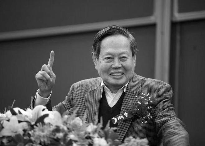 钱学森与杨振宁的差距在哪？很多人理解错了，答案在他们的归宿里