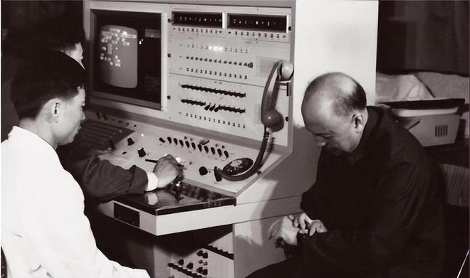 钱学森与杨振宁的差距在哪？很多人理解错了，答案在他们的归宿里