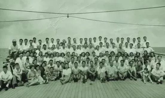 杨振宁逝世:宇宙无声,但有繁星回答