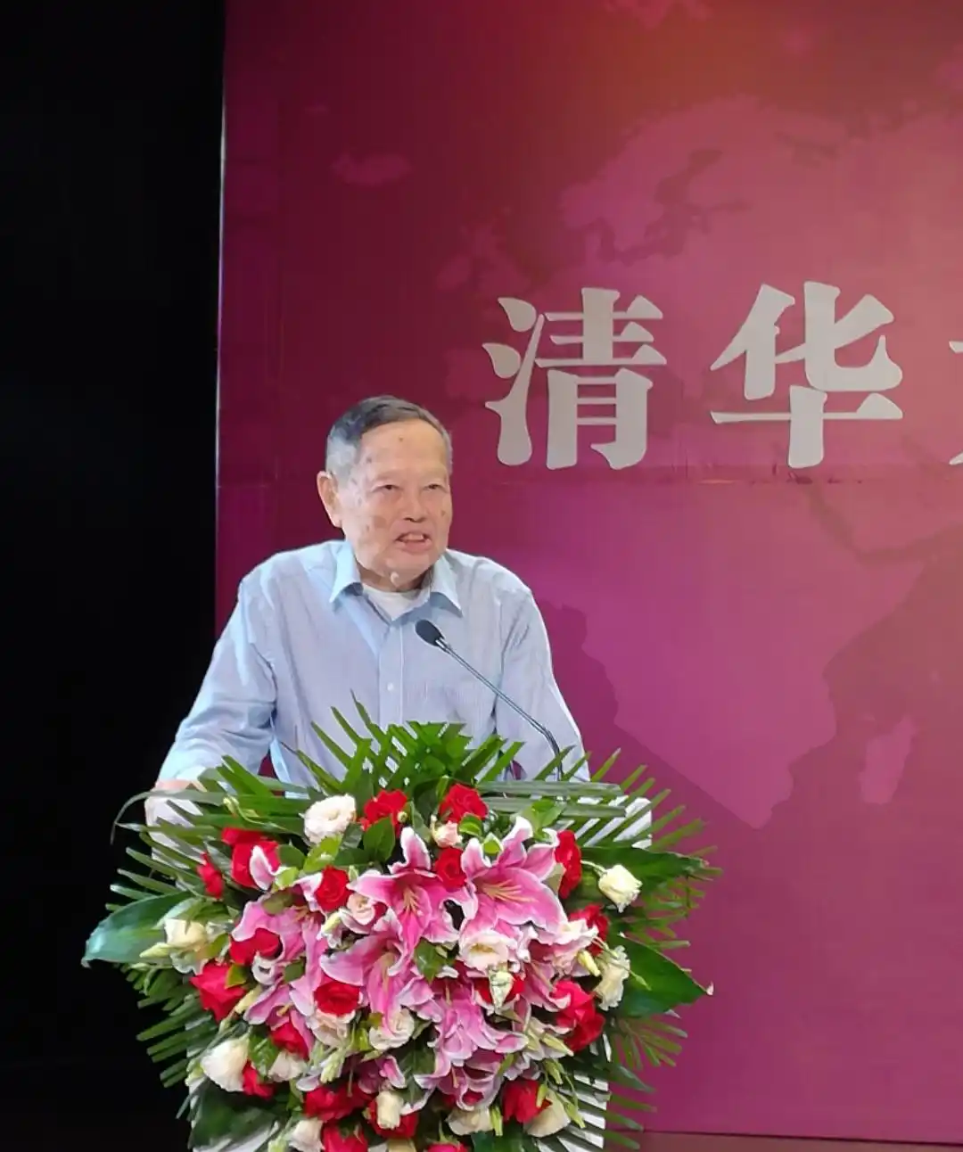 杨振宁：跨越世纪的科学魂与中国心