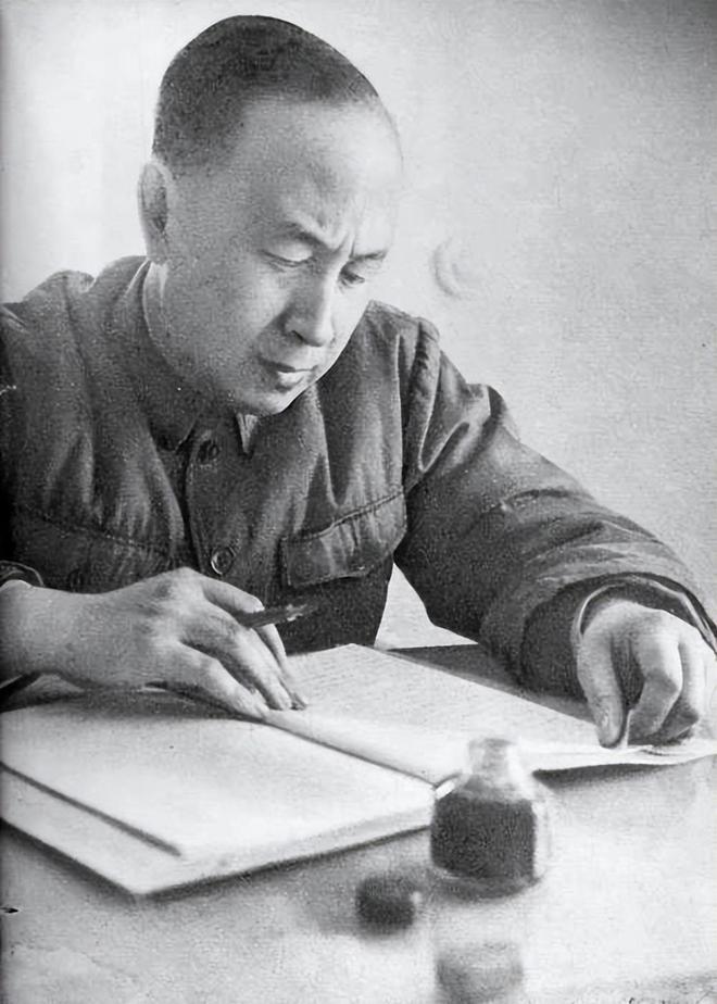 钱学森与杨振宁的差距在哪?很多人理解错了,答案在他们的归宿里