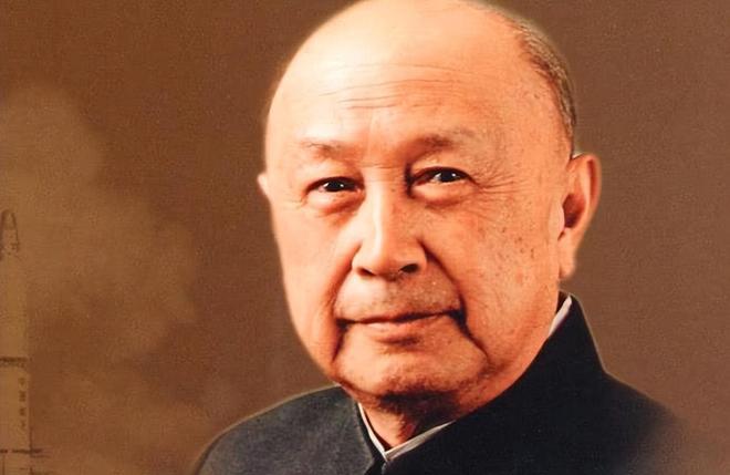 钱学森与杨振宁的差距在哪?很多人理解错了,答案在他们的归宿里