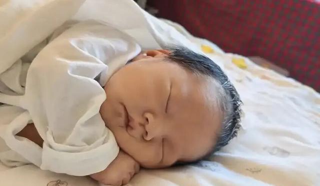 婴儿这些表现，大概率智力很高，尤其是最后2个