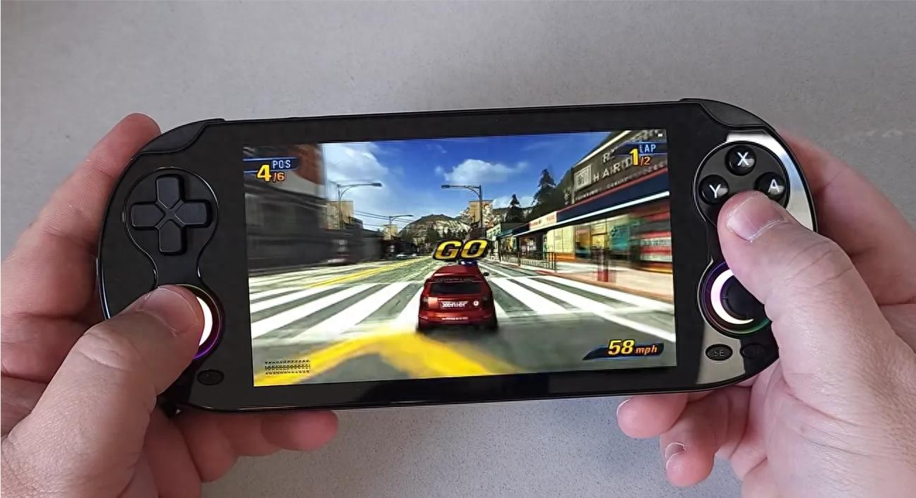 高颜值加平替PSV,新款安卓掌机现身