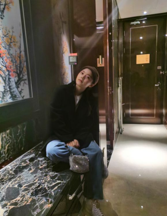 她是赵今麦版的《巴啦啦》美雪,今15岁身高175,腿长绝了!