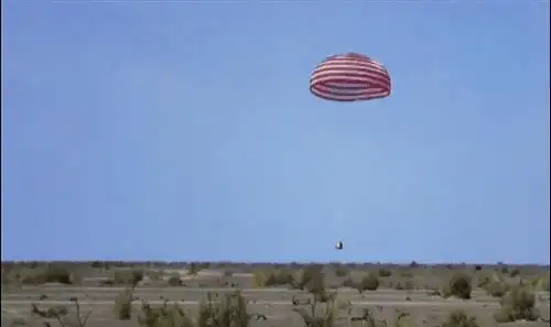 酸！国外网友集体嘲讽神舟12号，大呼：那是在摄影棚里拍的
