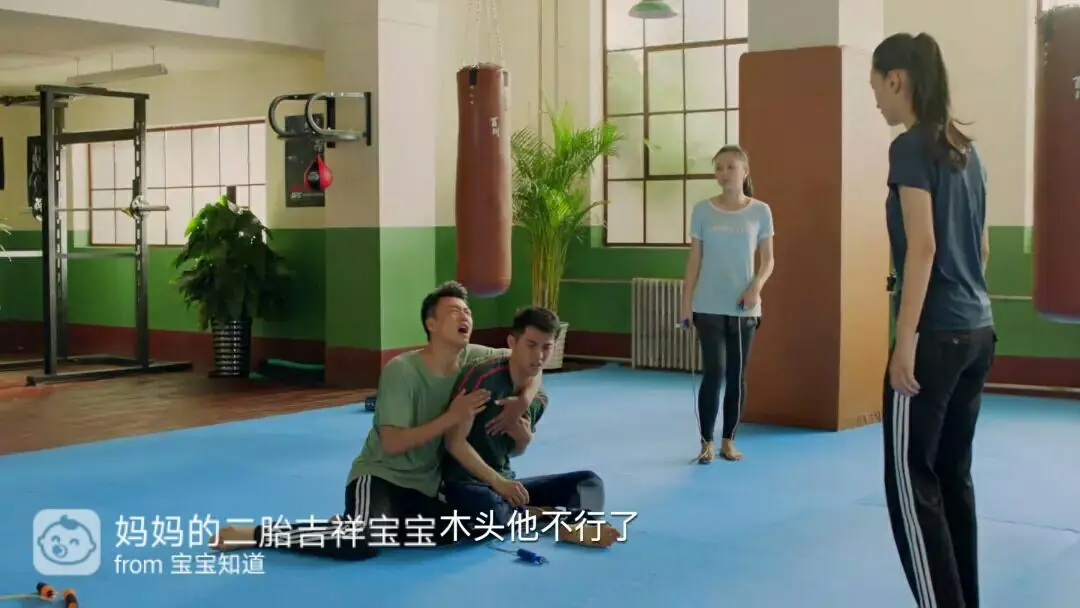 [好剧推荐]温柔女主看腻了？《女校男生》格斗女王用拳头“撂倒”男主