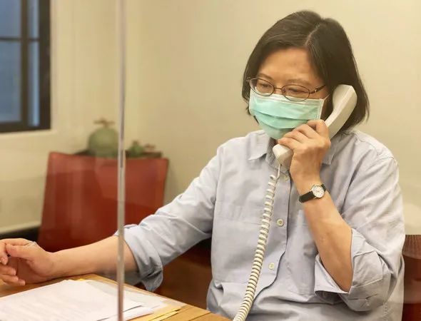 即将65岁的蔡英文至今“没打新冠疫苗”，台媒体人质疑：这合理吗？