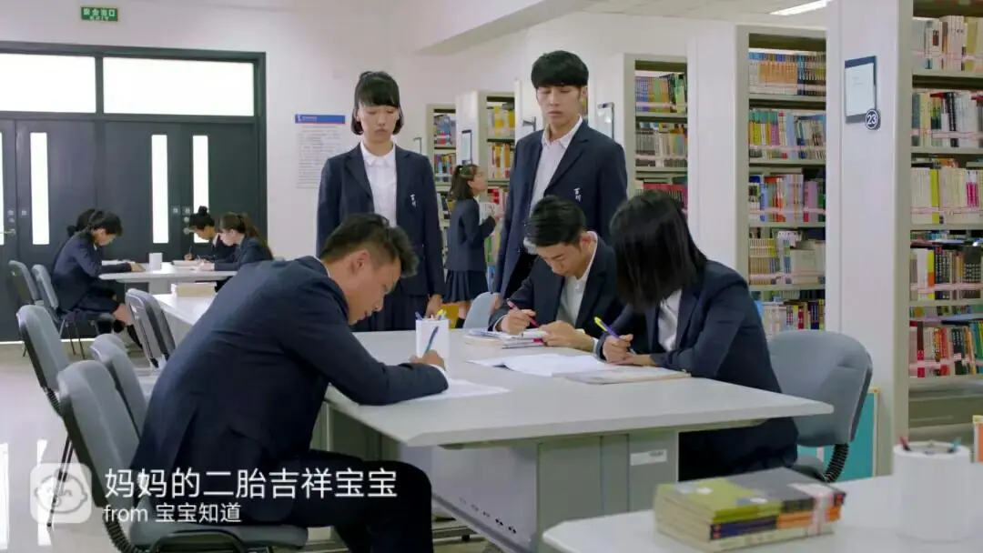 [好剧推荐]温柔女主看腻了？《女校男生》格斗女王用拳头“撂倒”男主