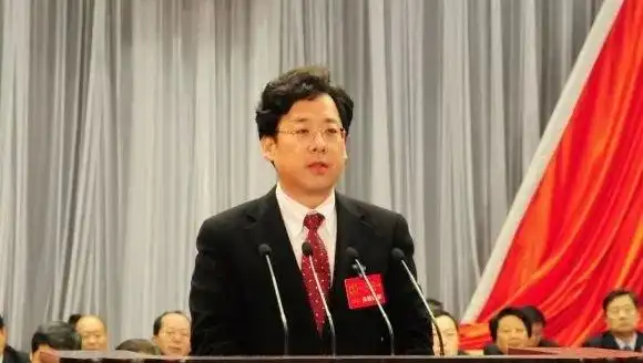 一位当选市长的讲话：我们做官被簇拥已久，还知道多少生活的真实？