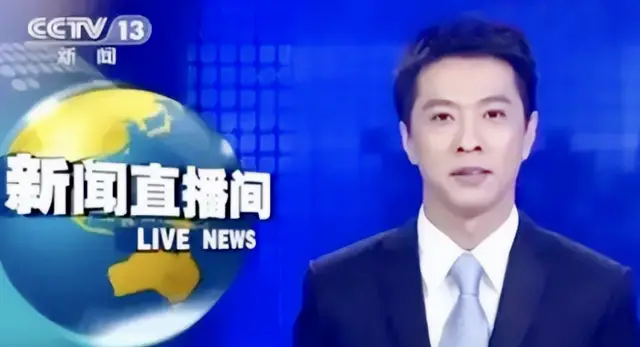 他被称为央视最帅主持人,40岁丧父44岁离异,45岁离开央视后现在过得怎么样?