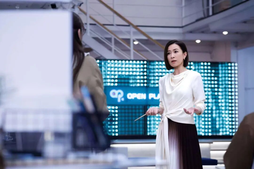 《新闻女王2》:如今舆论场比任何时候都更需要记者 | 新京报评论