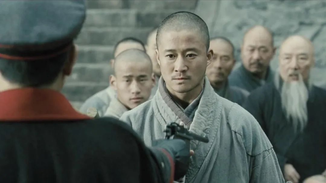 9年29部作品,被第七代导演点名“抢饭碗”,吴京的时代来了吗?