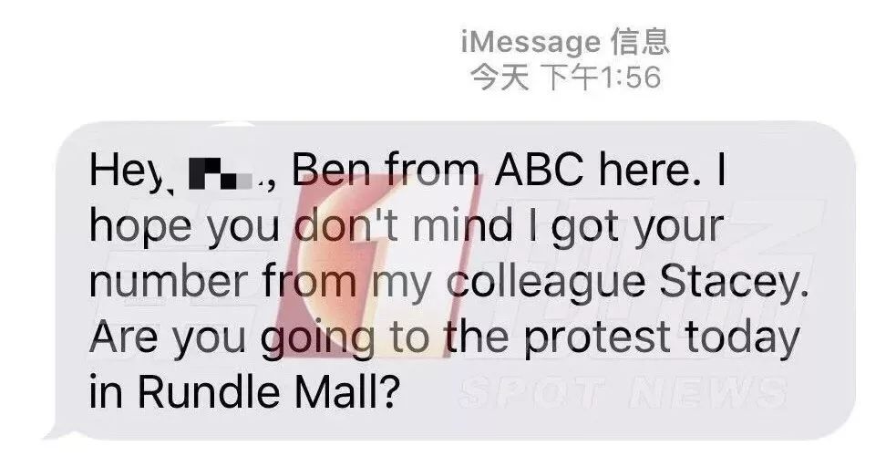 广东女记者在香港警察总部遭港媒围堵欺凌！“这就是你们嘴里的新闻自由？”