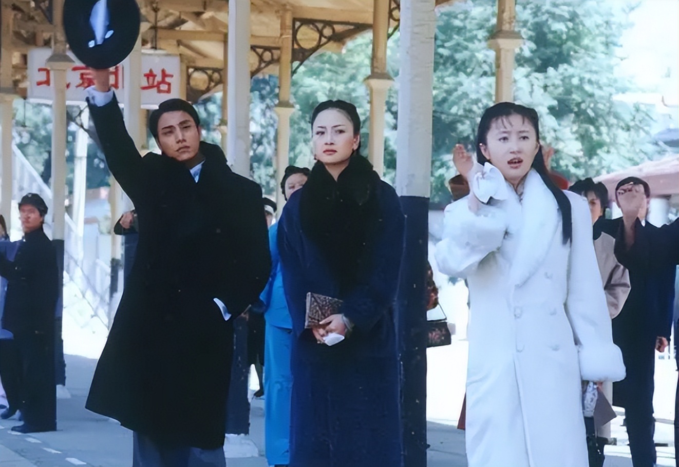 《金粉世家》梅丽明明是庶出,为什么能得到金府所有人的喜爱?