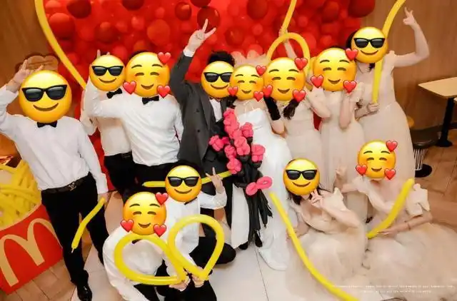 年轻人最新婚礼场地:麦当劳和海底捞