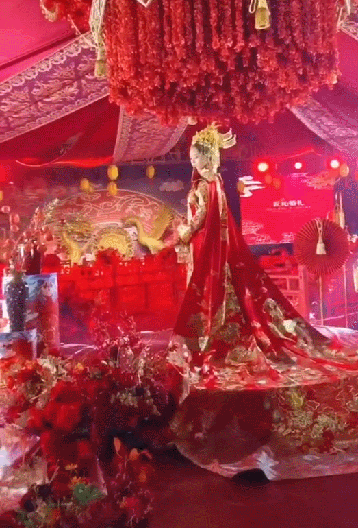 中式婚礼火遍全球!华丽梦幻有排面,国外网友:我也想整一个