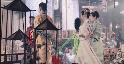 中式婚礼火遍全球!华丽梦幻有排面,国外网友:我也想整一个