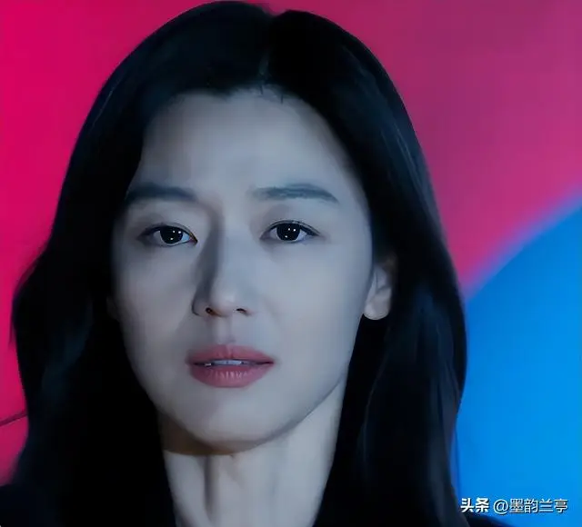 全智贤辱华不到一周，同为韩顶流的秋瓷炫，却因为这些事口碑猛涨