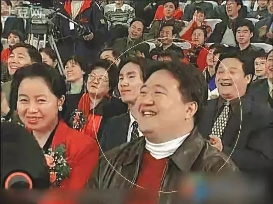 霸屏春晚19年的“笑脸哥”，今年没见着？原来……