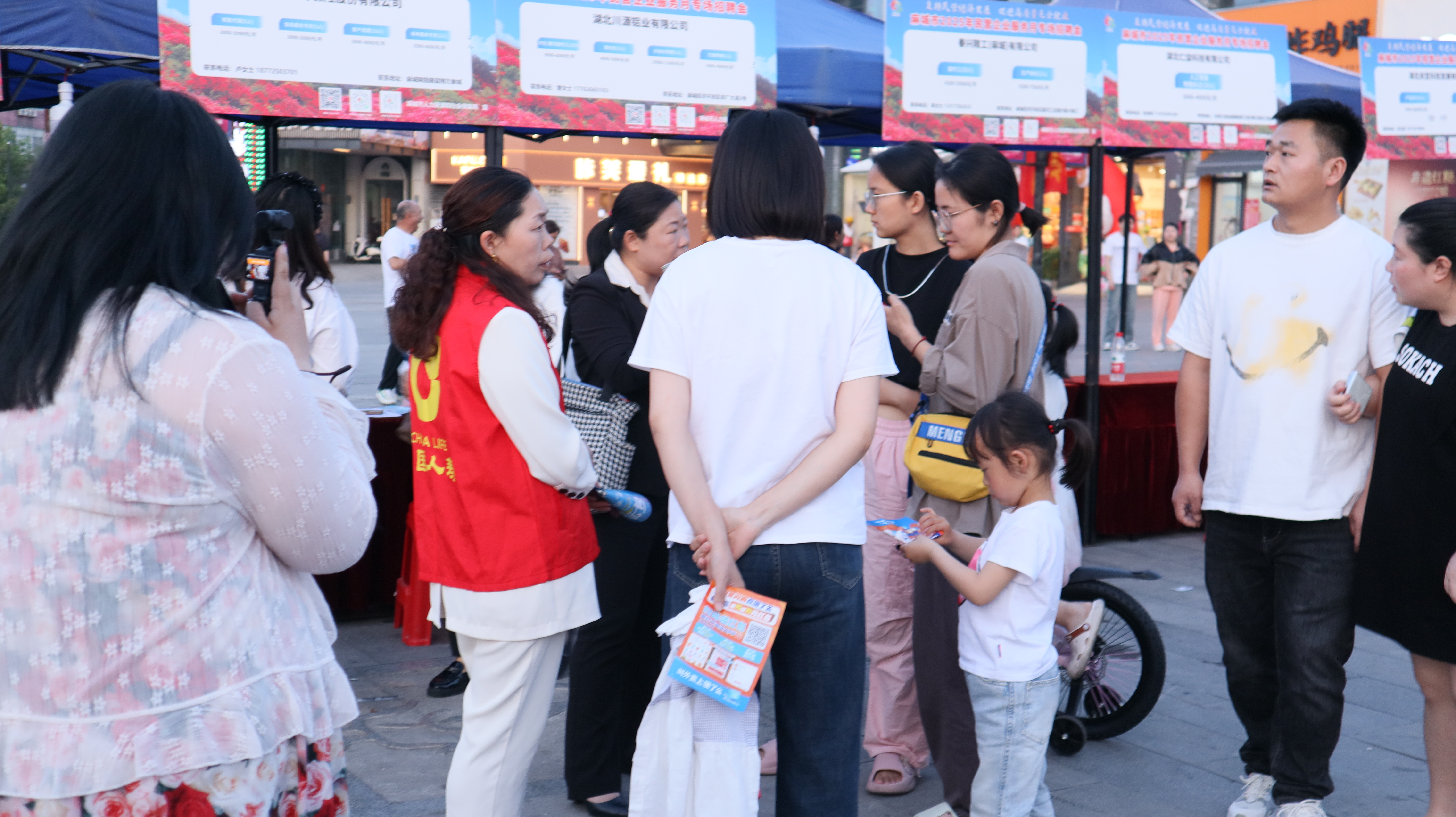 麻城:民营企业招聘月活动火热进行