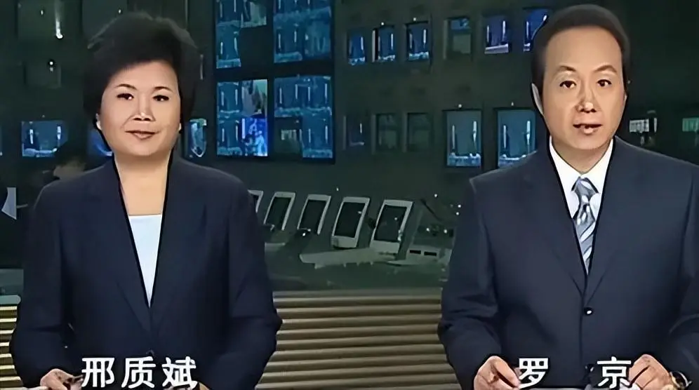 邢质斌近照，变化太大，网友：我的天呐！成白发苍苍的老太太了啊
