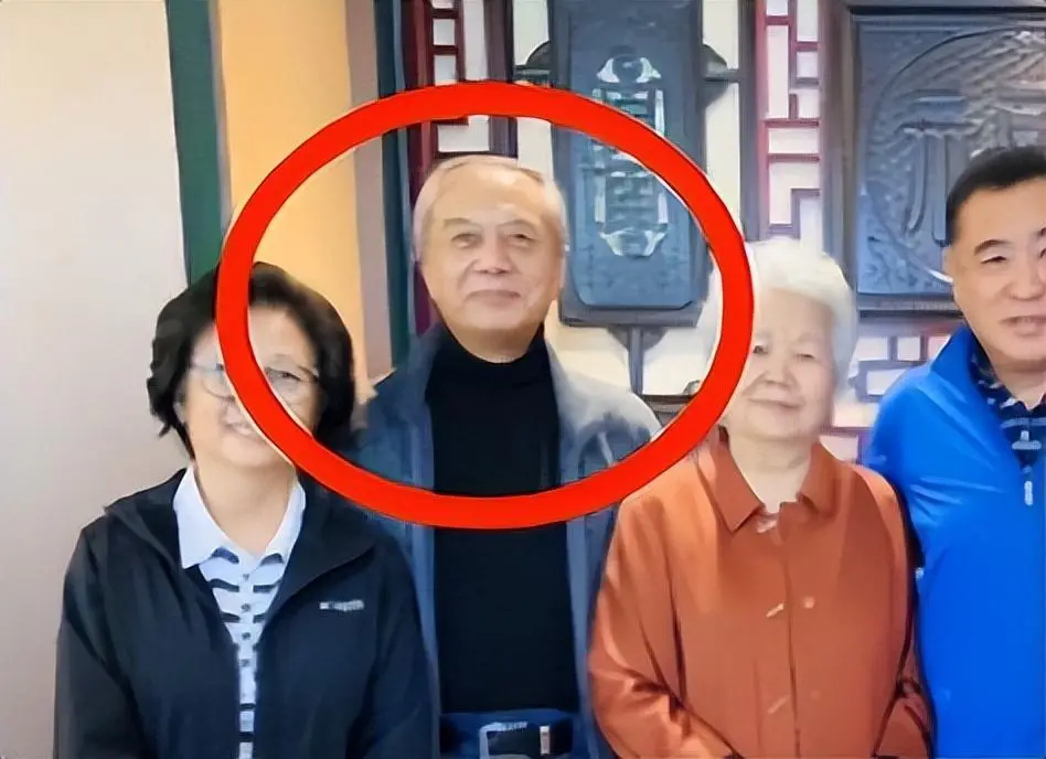 邢质斌近照,变化太大,网友:我的天呐!成白发苍苍的老太太了啊