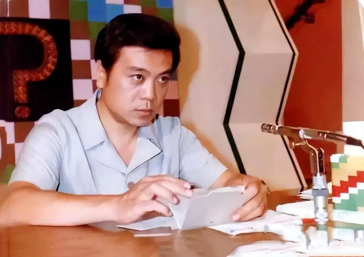 邢质斌近照，变化太大，网友：我的天呐！成白发苍苍的老太太了啊