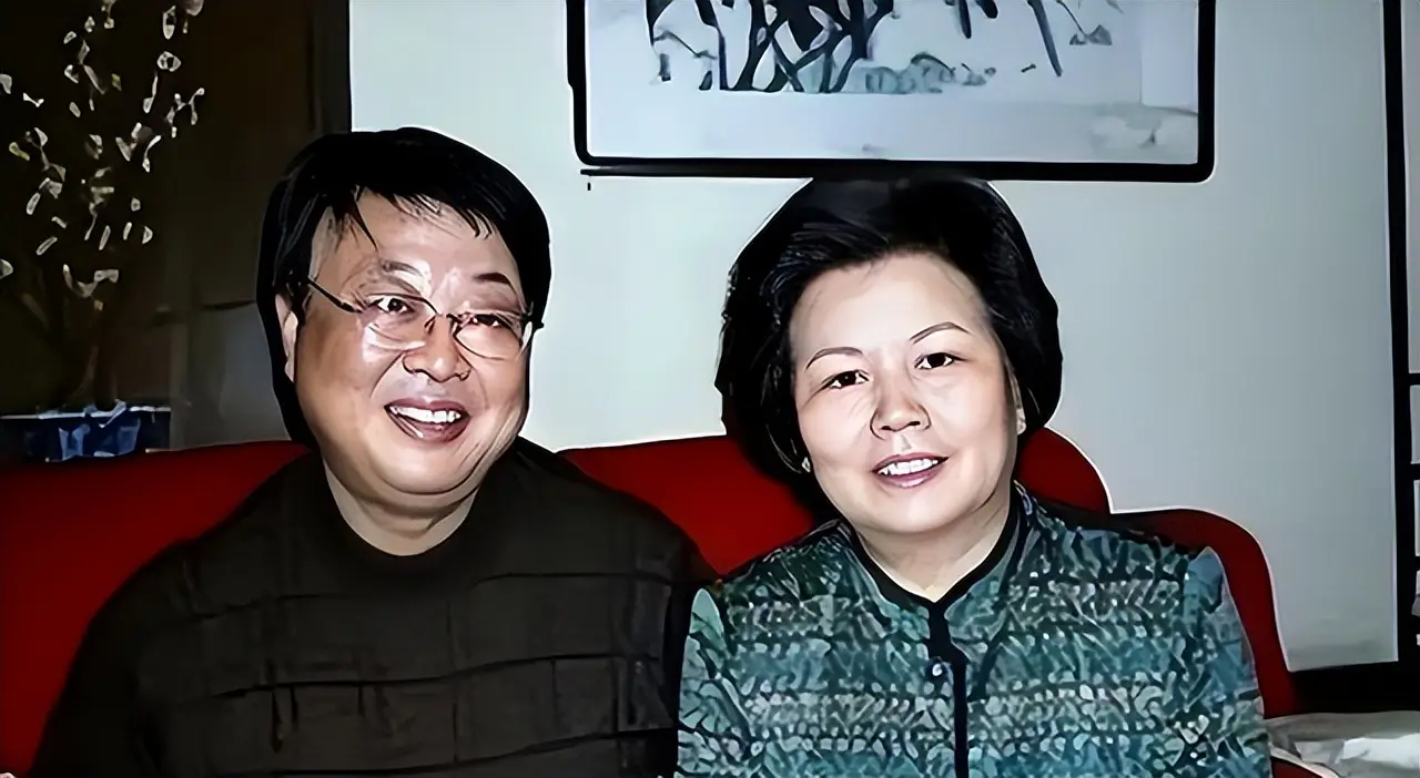 邢质斌央视工作28年,退休后被疑“晚节不保”,如今头发花白认不出