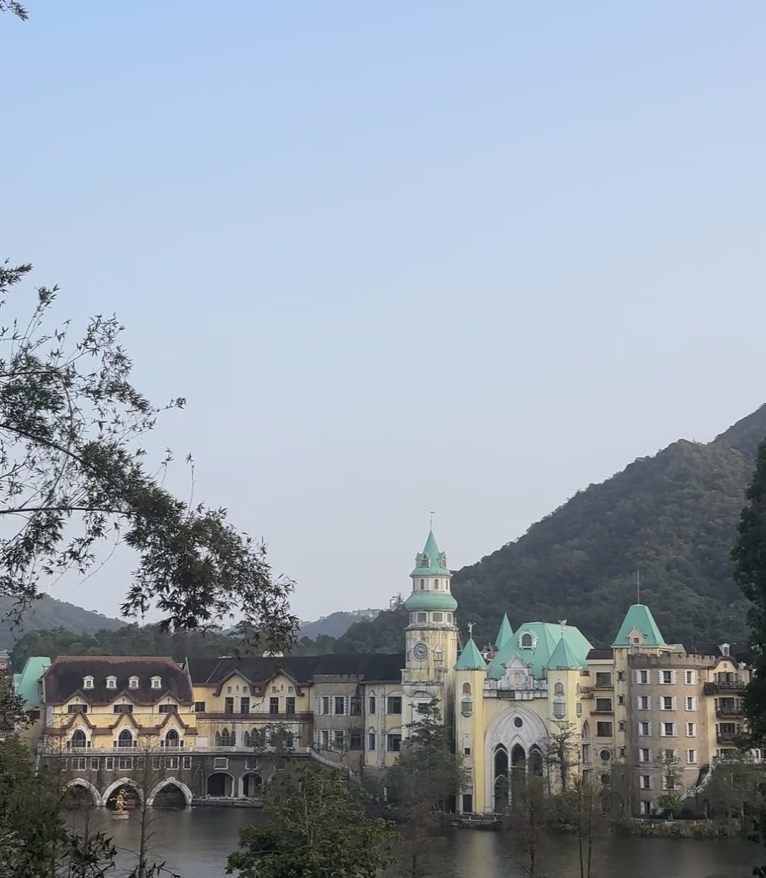 深圳东部华侨城,从亚太前十到亏损406亿,经历了什么