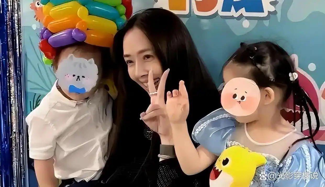 向华强大哥葬礼，大批反黑组警员布控，陈岚、向佐现身面露哀色