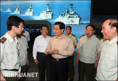 胡锦涛等领导人参观新中国国防和军队建设成就展