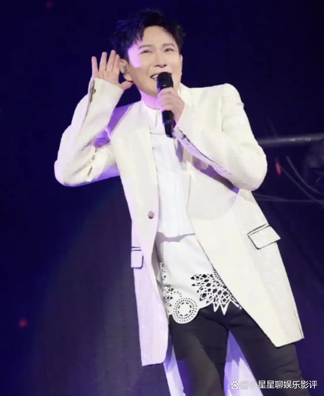 张信哲歌曲最火的十首歌，他的歌，为何总能戳中你的心？